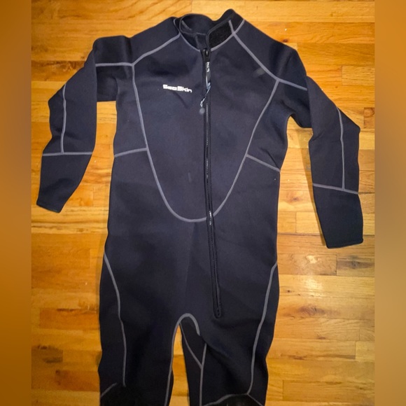 Never worn Men’s XL SeaSkin Full body wetsuit